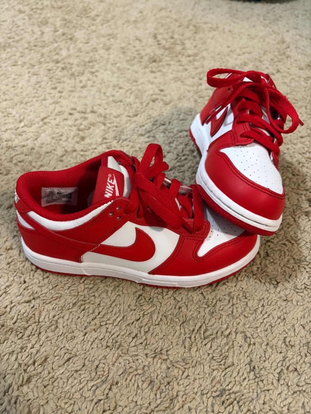 Nike Kids Low-Top Sneakers in Red and White - Picture 3 of 4